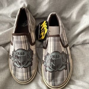NSS Boy Slip On Shoes Size 1 Plaid Gray White NEW